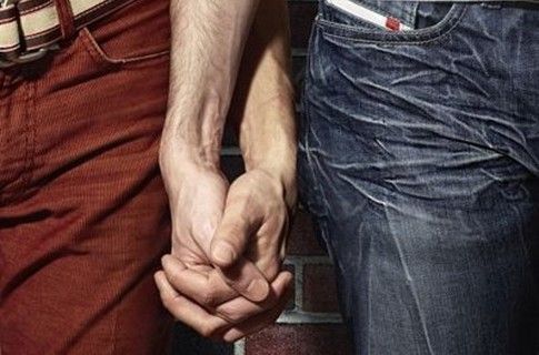 Турецкие дети отданы гомосексуальным семьям